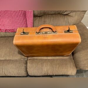 Vintage/antique suitcase